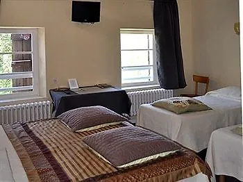 Aube Nouvelle Hotel Durfort-Lacapelette 2*,  France